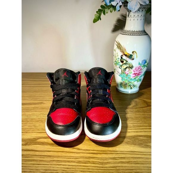 "Banned" Air Jordan | black and red| Size 13C - Picture 4 of 5